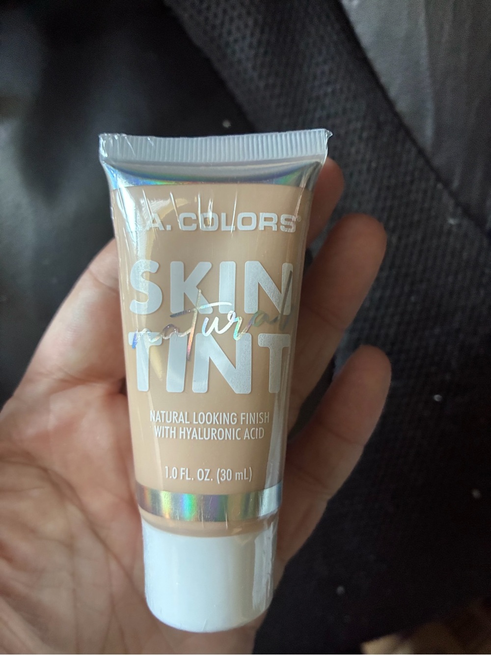 L.A. Colors Skin Tint - Soft Beige CLM413